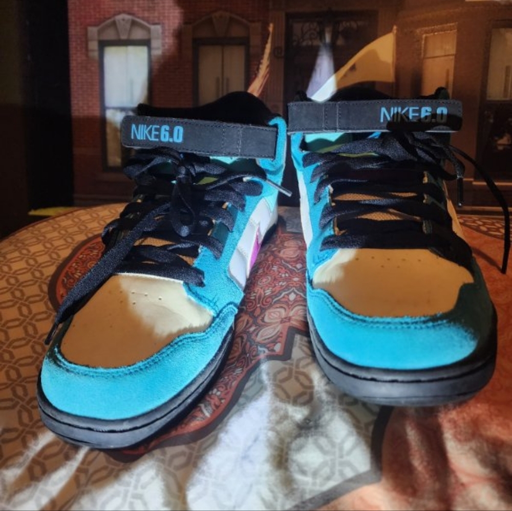 Nike 6.0 Morgans, size 10, Blue with purple